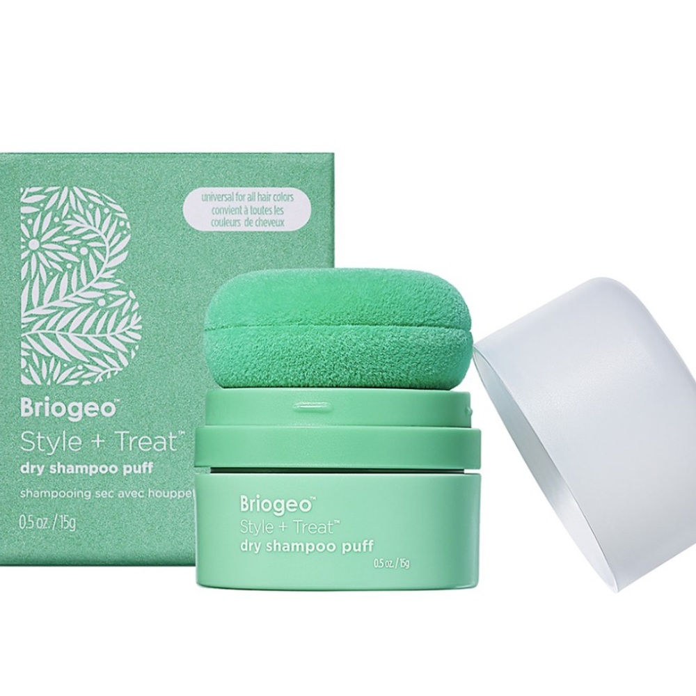 Briogeo Style + Treat Dry Shampoo Puff